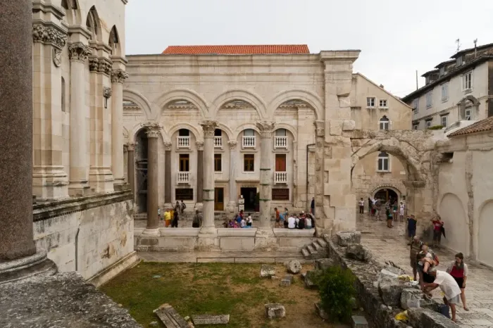 Framed Print : The Peristyle, UNESCO World Heritage Site, Split, region of Dalmatia, Croatia, Europe Framed Print : The Peristyle, UNESCO World Heritage Site, Split, region of Dalmatia, Croatia, Europe