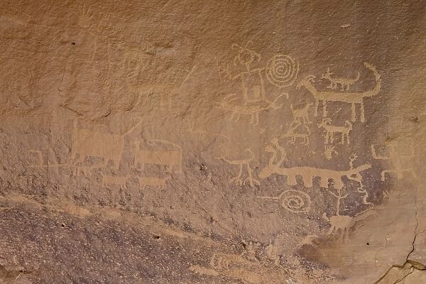 Petroglyphs near Una Vida, Chaco Culture National Historic Park, UNESCO World Heritage Site