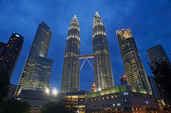 Petronas Towers, KLCC (Kuala Lumpur City Center), Kuala Lumpur, Malaysia, Southeast Asia, Asia