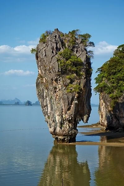 Phang Nga Bay, Ao Phang Nga National Park, Ko Khao Phing Kan Island, Ko Tapu Rock (James Bond Rock), Krabi Province, Thailand, Southeast Asia, Asia