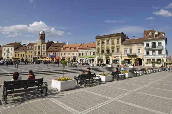 Framed Print : Piata Sfatului (Council Square), Brasov, Transylvania, Romania, Europe Framed Print : Piata Sfatului (Council Square), Brasov, Transylvania, Romania, Europe