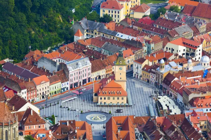 Framed Print : Piata Sfatului (Council Square), Brasov, Transylvania Region, Romania, Europe Framed Print : Piata Sfatului (Council Square), Brasov, Transylvania Region, Romania, Europe