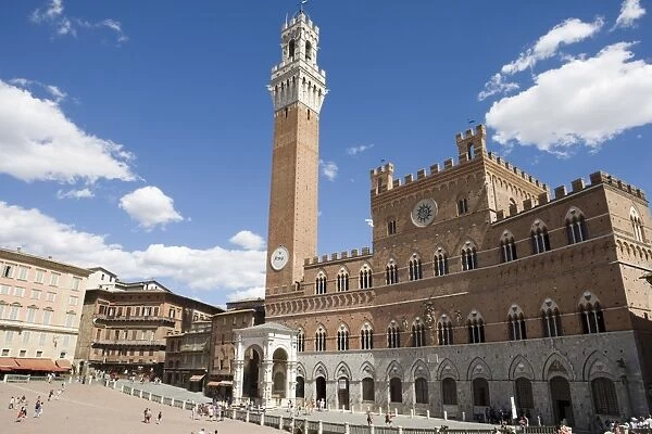 Piazza del Campo with Palazzo Pubblico, UNESCO World Heritage Site, Siena