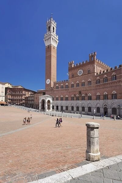 Piazza del Campo with Palazzo Pubblico town hall and Torre del Mangia Tower, Siena