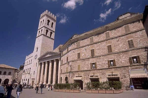 Piazza del Comune (Foro Romano) and Tiempo di Minerva
