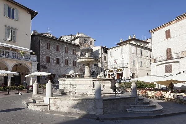 Piazza del Comune Square, Assisi, Perugia District, Umbria, Italy, Europe