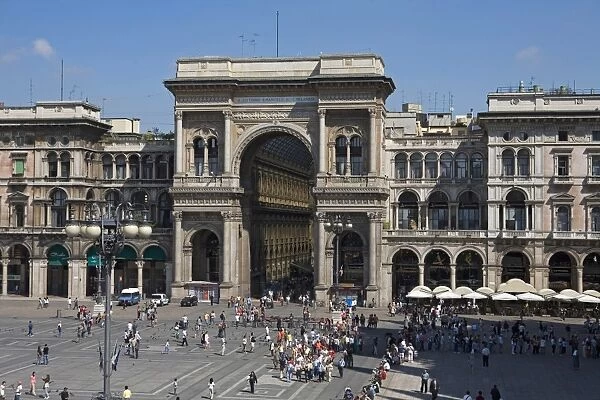 Piazza del Duomo (Cathedral Square), Milan, Lombardy, Italy, Europe