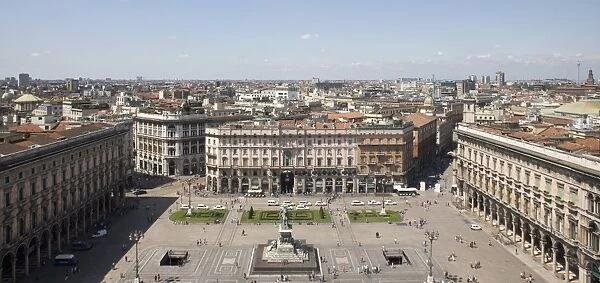 Piazza del Duomo (Cathedral Square), Milan, Lombardy, Italy, Europe