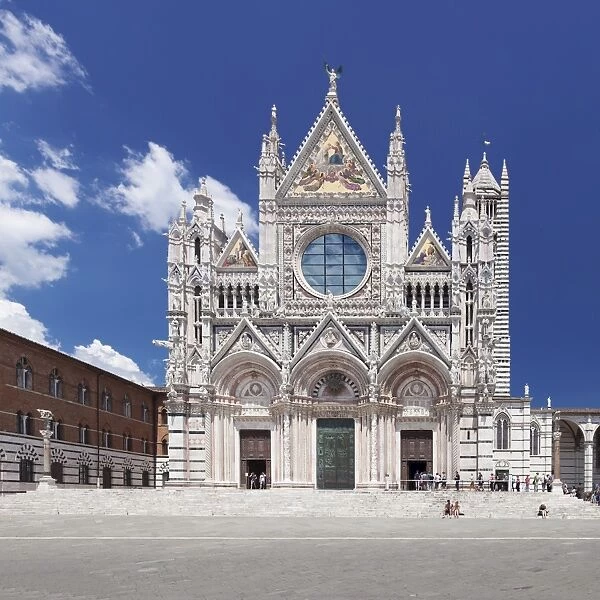 Piazza del Duomo, Santa Maria Assunta Cathedral, Siena, UNESCO World Heritage Site