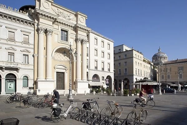Piazza Garibaldi, cycles and architecture, Parma, Emilia Romagna, Italy, Europe