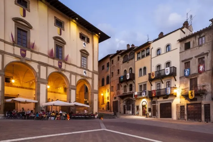 Framed Print : Piazza Grande in Arezzo, Tuscany, Italy, Europe Framed Print : Piazza Grande in Arezzo, Tuscany, Italy, Europe