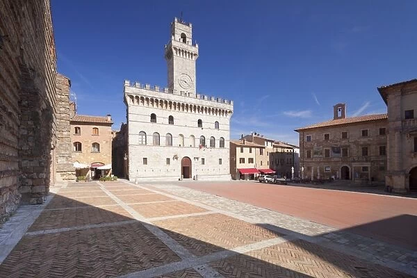 Piazza Grande Square and Palazzo Contuzzi, Montepulciano, Siena Province, Tuscany