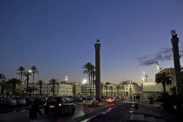 The Piazza Verde of Tripoli between the sea front and the entrance of the Medina and suk