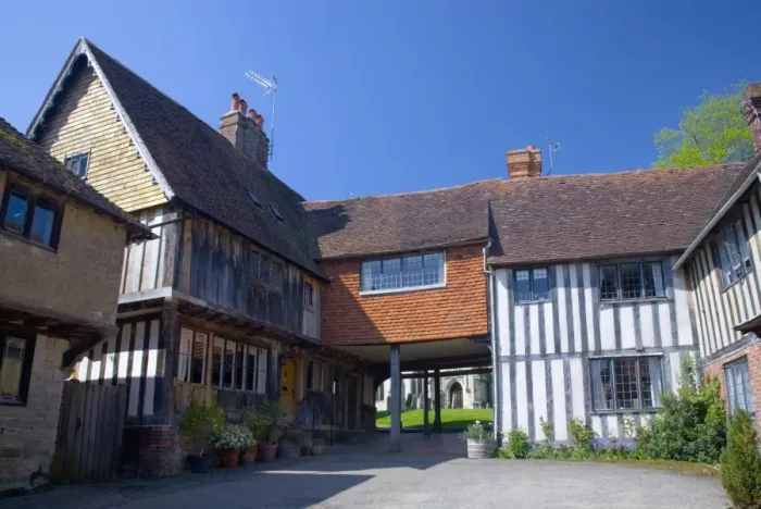 Framed Print : Picturesque medieval houses overlooking Leicester Square, Penshurst, Kent Framed Print : Picturesque medieval houses overlooking Leicester Square, Penshurst, Kent