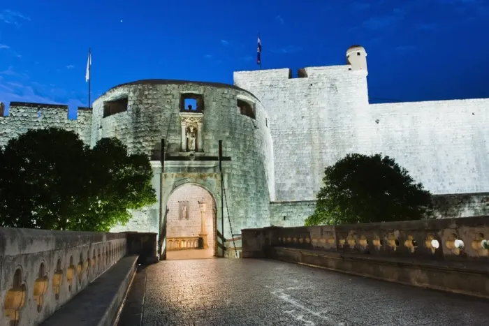 Framed Print : Pile Gate at night, the entrance to Dubrovnik Old Town, Dubrovnik, Croatia, Europe Framed Print : Pile Gate at night, the entrance to Dubrovnik Old Town, Dubrovnik, Croatia, Europe