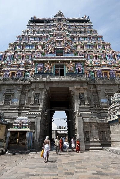 Pilgrims entering outer goparam of Thillai Nataraja Temple, dedicated to Nataraj