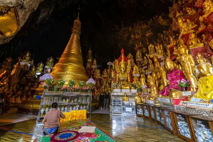 Framed Print : Pilgrims at the gilded Buddha images in the caves at Pindaya, Shan state, Myanmar (Burma) Framed Print : Pilgrims at the gilded Buddha images in the caves at Pindaya, Shan state, Myanmar (Burma)
