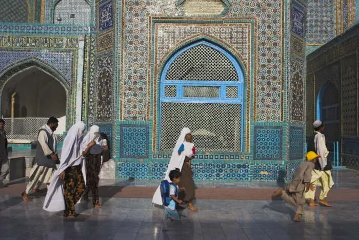 Framed Print : Pilgrims at the shrine of Hazrat Ali, who was assassinated in 661, Mazar-I-Sharif Framed Print : Pilgrims at the shrine of Hazrat Ali, who was assassinated in 661, Mazar-I-Sharif