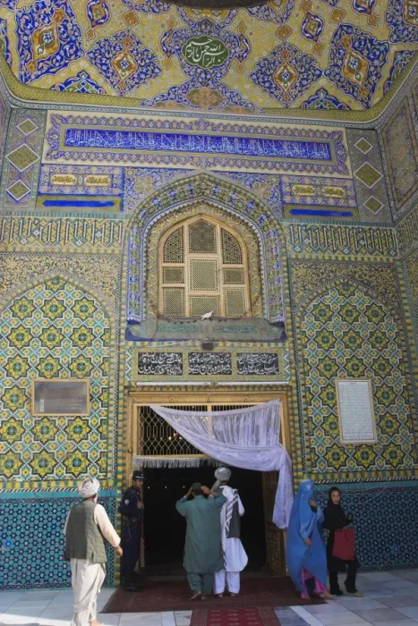 Framed Print : Pilgrims at the Shrine of Hazrat Ali, who was assassinated in 661, Mazar-I-Sharif Framed Print : Pilgrims at the Shrine of Hazrat Ali, who was assassinated in 661, Mazar-I-Sharif
