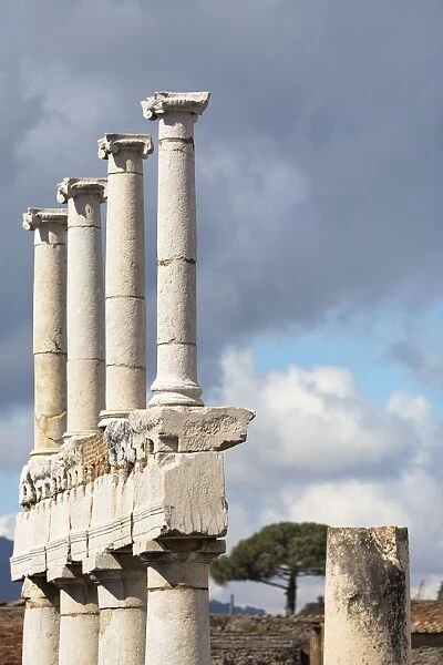 Pillars in ancient Pompeii, UNESCO World Heritage Site, Campania, Italy, Europe