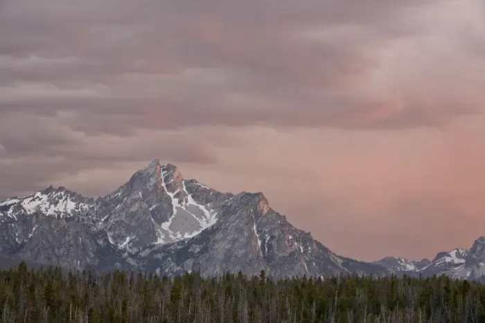 Framed Print : Pink clouds at sunset over The Sawtooth Mountains, Sawtooth National Recreation Area, Idaho, United States of America, North America Framed Print : Pink clouds at sunset over The Sawtooth Mountains, Sawtooth National Recreation Area, Idaho, United States of America, North America