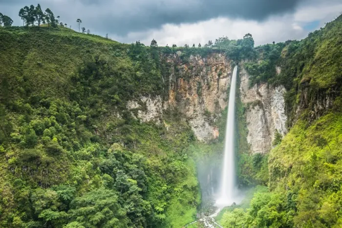 Framed Print : Piso Waterfall outside Berestagi, Sumatra, Indonesia, Southeast Asia, Asia