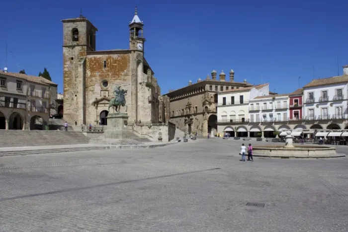 Framed Print : Pizarro statue and San Martin Church, Plaza Mayor, Trujillo, Extremadura, Spain, Europe Framed Print : Pizarro statue and San Martin Church, Plaza Mayor, Trujillo, Extremadura, Spain, Europe