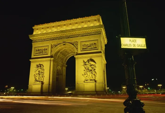 Framed Print : Place Charles de Gaulle street sign and the Arc de Triomphe illuminated at night Framed Print : Place Charles de Gaulle street sign and the Arc de Triomphe illuminated at night