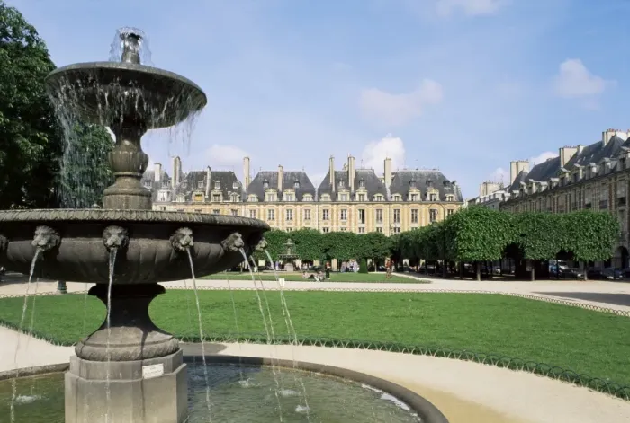 Framed Print : Place des Vosges, Paris, France, Europe Framed Print : Place des Vosges, Paris, France, Europe