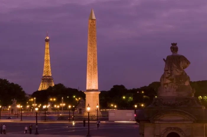 Framed Print : Place de la Concorde at dusk, Paris, France, Europe Framed Print : Place de la Concorde at dusk, Paris, France, Europe