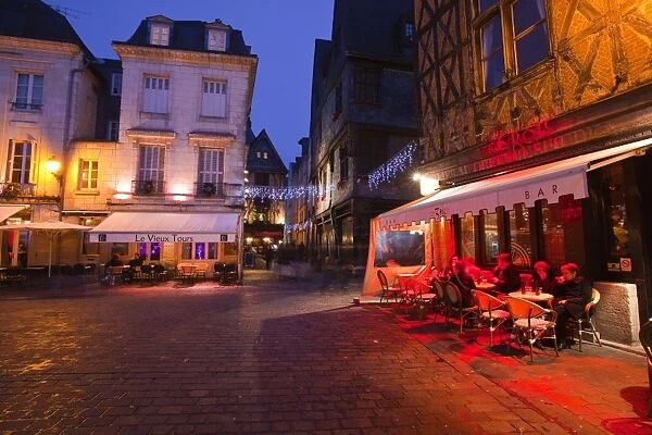 Place Plumereau in Vieux Tours on a late December evening, Tours, Indre-et-Loire, France, Europe