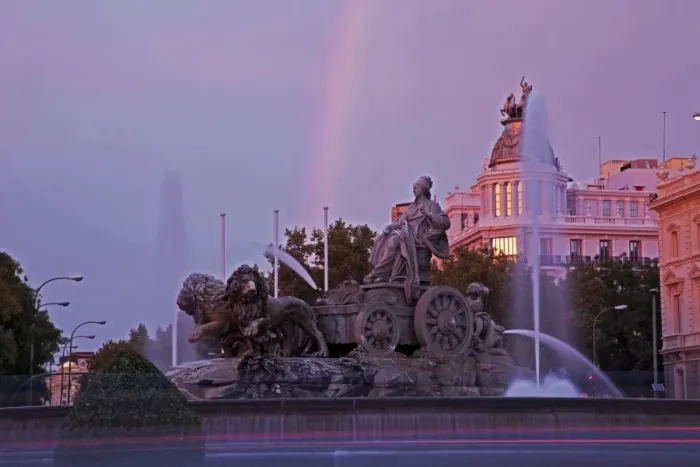 Framed Print : Plaza de Cibeles with Fuente de Cibele at dusk, Madrid, Spain, Europe Framed Print : Plaza de Cibeles with Fuente de Cibele at dusk, Madrid, Spain, Europe