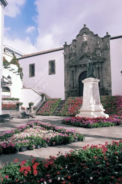 Framed Print : Plaza de Espana, Santa Cruz, La Palma, Canary Islands, Spain, Atlantic, Europe Framed Print : Plaza de Espana, Santa Cruz, La Palma, Canary Islands, Spain, Atlantic, Europe
