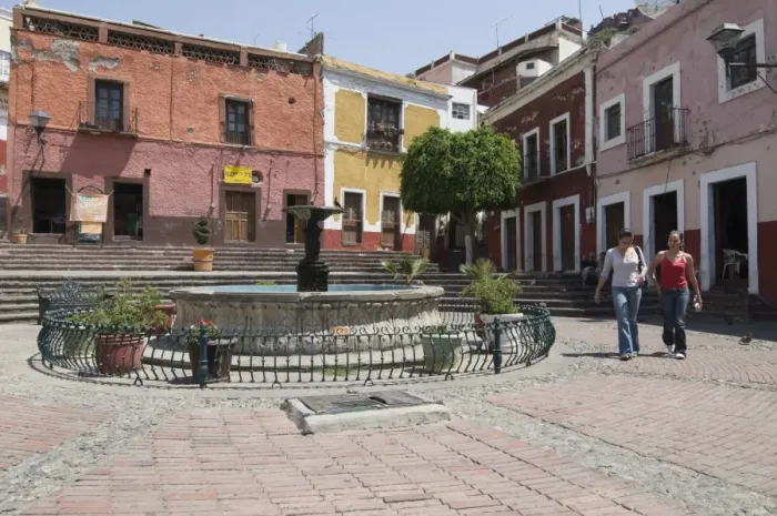 Framed Print : Plaza de los Angeles in Guanajuato, a UNESCO World Heritage Site, Guanajuato State Framed Print : Plaza de los Angeles in Guanajuato, a UNESCO World Heritage Site, Guanajuato State