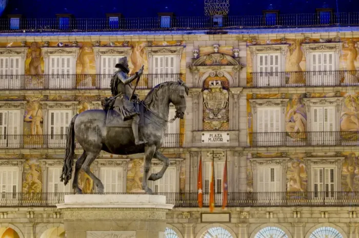Framed Print : Plaza Mayor statue of Philip III, Madrid, Spain, Europe Framed Print : Plaza Mayor statue of Philip III, Madrid, Spain, Europe