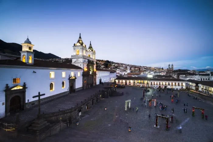 Framed Print : Plaza de San Francisco and Church and Convent of San Francisco at night, Old City of Quito Framed Print : Plaza de San Francisco and Church and Convent of San Francisco at night, Old City of Quito