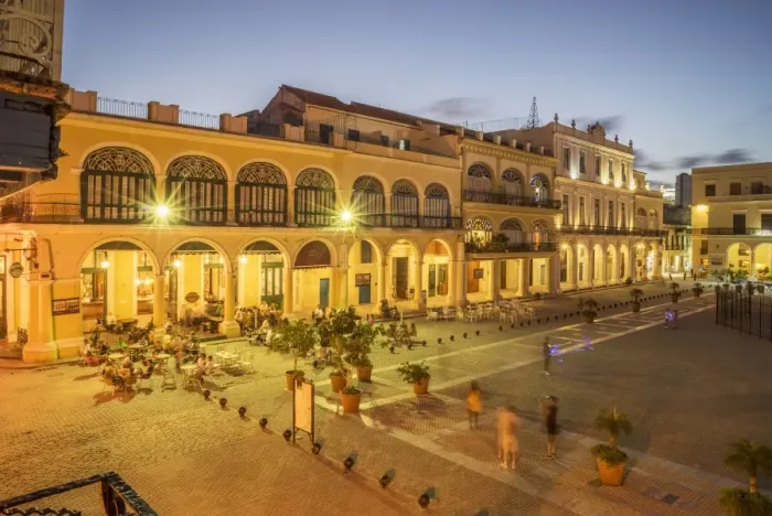 Framed Print : Plaza Vieja, UNESCO World Heritage Site, Havana, Cuba, West Indies, Caribbean, Central Framed Print : Plaza Vieja, UNESCO World Heritage Site, Havana, Cuba, West Indies, Caribbean, Central