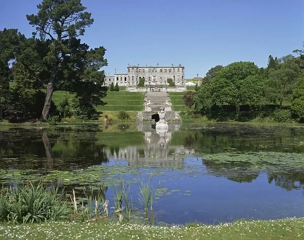 The pond in front of Powerscourt House