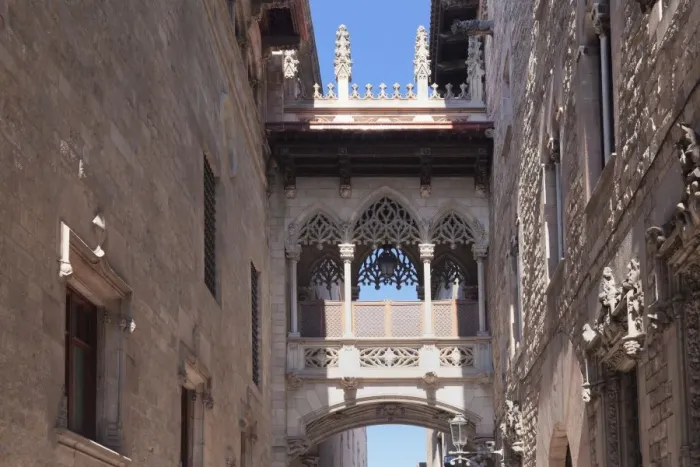 Framed Print : Pont del Bispe, bridge over Carrer del Bispe street, Palau de la Generalitat, Barri Gotic Framed Print : Pont del Bispe, bridge over Carrer del Bispe street, Palau de la Generalitat, Barri Gotic