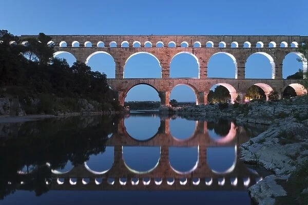 Pont du Gard, Roman aqueduct, UNESCO World Heritage Site, River Gard, Languedoc-Roussillon