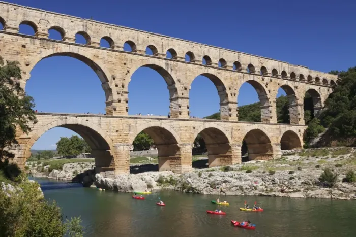 Framed Print : Pont du Gard, Roman aqueduct, UNESCO World Heritage Site, River Gard, Languedoc-Roussillon Framed Print : Pont du Gard, Roman aqueduct, UNESCO World Heritage Site, River Gard, Languedoc-Roussillon