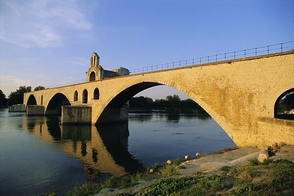 Pont St. Benezet, River Rhone, Avignon, Vaucluse, Provence, France, Europe