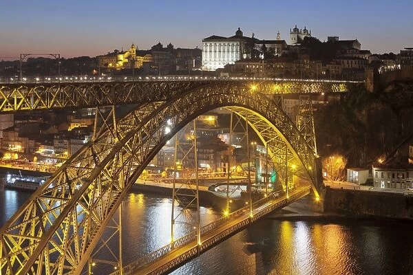 Ponte Dom Luis I Bridge over Douro River to Ribeira District, UNESCO World Heritage Site