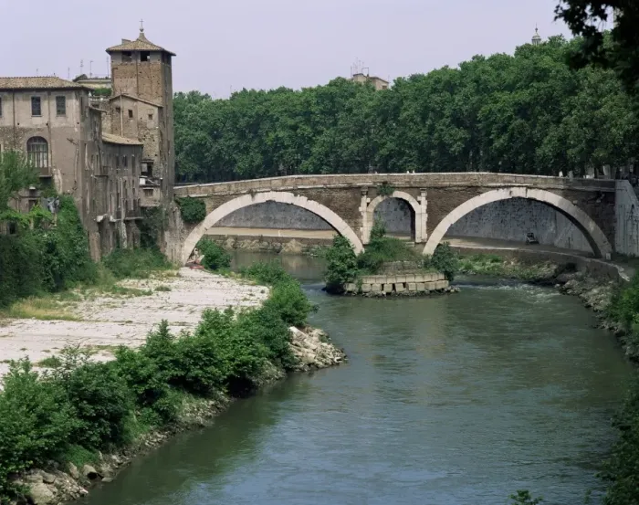 Framed Print : Ponte Quatro Capi (Pons Fabricius) Framed Print : Ponte Quatro Capi (Pons Fabricius)