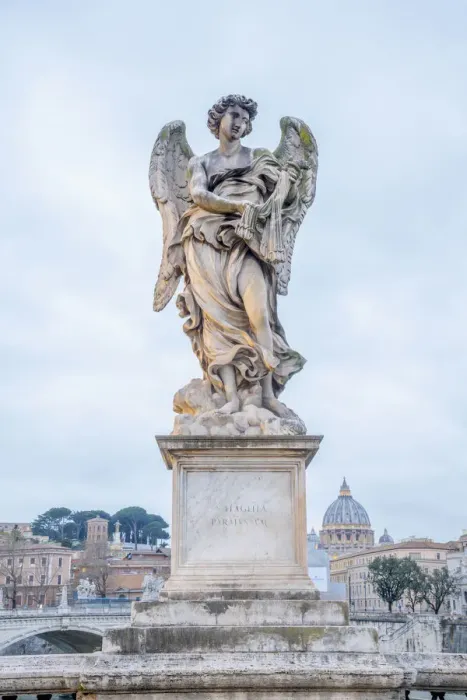 Framed Print : Ponte Sant Angelo, St. Peters Basilica in background, UNESCO World Heritage Site