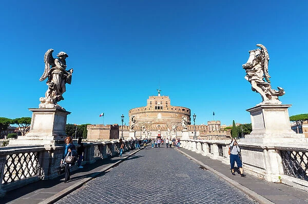 Ponte Sant'Angelo, Mausoleum of Hadrian (Castel Sant'Angelo), UNESCO World Heritage Site, Rome, Latium (Lazio), Italy, Europe