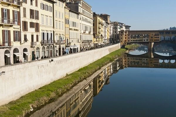 Ponte Vecchio and Lungarno Acciaiuoli and the River Arno, Florence, UNESCO World Heritage Site