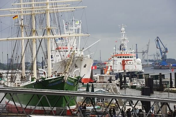 Port of Hamburg on the Elbe River, Hamburg, Germany, Europe