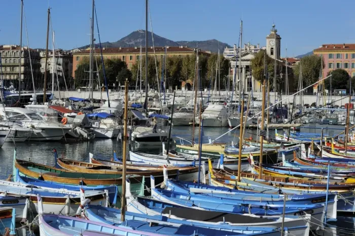 Framed Print : Port Lympia in the Quartier du Port, Nice, Alpes Maritimes, Provence, Cote d Azur Framed Print : Port Lympia in the Quartier du Port, Nice, Alpes Maritimes, Provence, Cote d Azur