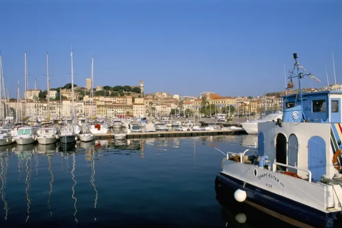 Framed Print : Port, Quai Saint-Pierre and Le Suquet, Cannes, Alpes-Maritimes, French Riviera